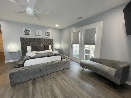 New Modern Townhome Downtown- 3Levels