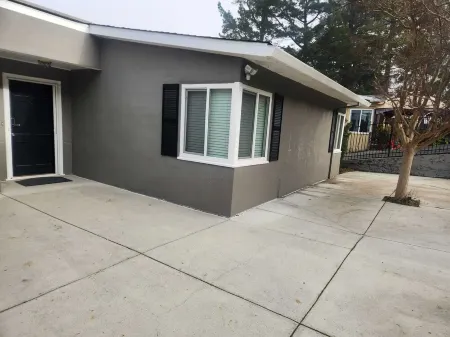 Beautiful home close to Lafayette reservoir Отели рядом с достопримечательностью «Риджинал Паркс Ботаник Гарден»