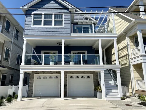 Brand new 2BR apartment steps from the beach 🏖 Hotels in Long Branch