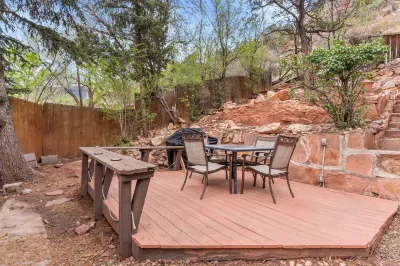 Idyllic retreat near the Incline, nestled in Manitou’s breathtaking landscapes.