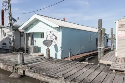 Venice Louisiana Fish and Hunt Camp (House Boat)