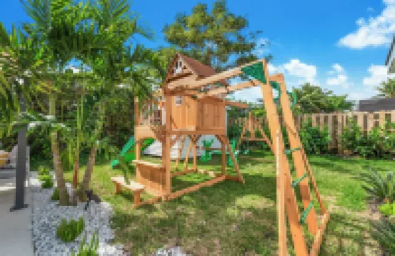 Beautiful 5Br Home • BBQ, Playground, Court & Pool