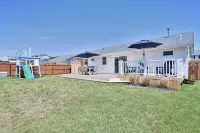 "Beach Escape" Family friendly close to AC w/ playground