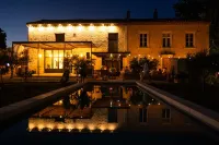 Mas Provençal Avec Piscine 8p + 1 Bébé Hotels in Lamotte-du-Rhone