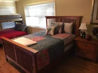 Spectacular House on Lake Hamilton Hotels in Lake Hamilton