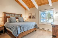 FULLY REMODELED: Large 3bd+Loft/3ba condo with amazing views - Sleeps 10