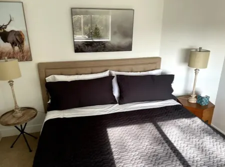 Lovely 1-Bdrm Apt w/ Hot Tub - 5 mins from Canyons