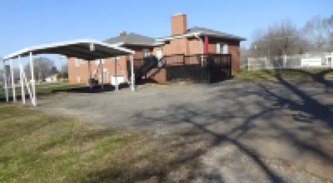 EZ - GO Lodging 3.7 mi Green Pond Landing(Lake Hartwell) Clemson Univ 15 mil.