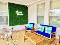 THE HELIX HAUS - Luxury Vacation Home! HOT TUB, FIRE PIT, GAME Rm, VANITY Rm