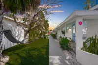 Free Night: 2 Units- Fabulous Flamingo & Taco Vibes in St Pete Beach [4Plex]