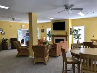 Cute and Comfy Cottage - 1 Mile to Wells Beach & 3 Miles to Ogunquit Beach!