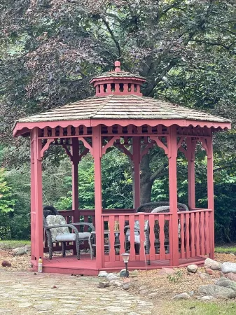 Shelley's Retreat, entire house & efficiency suite