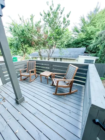 Charming 2 BR Townhome in the Heart of Homewood Отели рядом с достопримечательностью «Университет Самфорд»