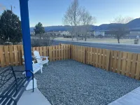 Mountain Oasis Cottage in town - Wifi