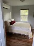 Cozy and comfortable1BR cabin on the Blue Ridge Parkway in Floyd VA.