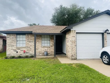 Hobby Airport and very affordable your Home Away from Home