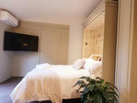 "The Chadwick" Unique, High-end Boutique.