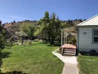 Historical 1930 Country Charmer, Peaceful Property, 9 miles to Bryce Canyon
