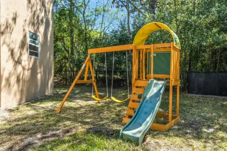 5 bedrm Paradise w/ your own POOL + LAZY RIVER