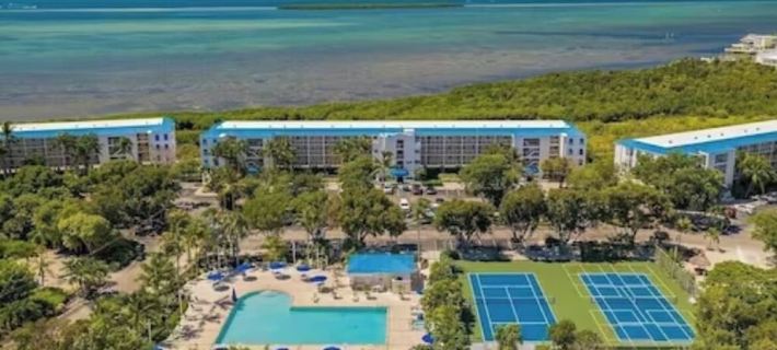 Condo with Pool and Beach Access Hotels in Tavernier