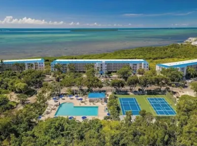 Condo with Pool and Beach Access Hotels in Tavernier