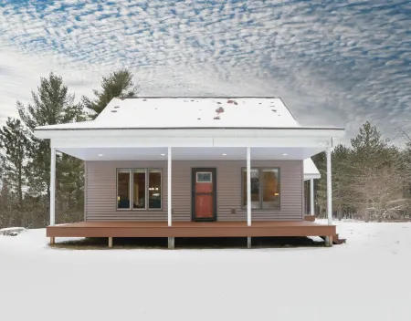 Charming lodge with 3 bedrooms, 2 bathrooms and amenities