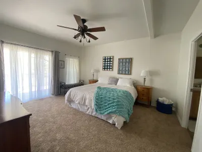 Sycamore Suite with Amazing Lake Views [w/ EV charging] Hotels near Tillie Creek