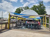 Cozy Lake Sara Year-Round Cottage- Amazing beach and lake-side restaurants.