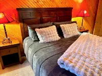 Silver Fox Inn Beautiful 5-bedroom Cabin w/hot tub
