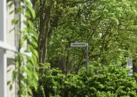 Apartment with a view of the garden. 5 minutes to the lake and the S-Bahn
