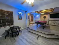 Country Farmhouse on Wine Trail Hot Tub & Pool Table