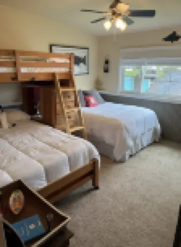 Charming Private Home - Walk to DT and the Beach!