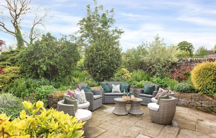 Luxurious Old Chapel Close to Countryside Walks