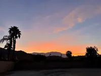 Mirage Cove. Beautiful home. Putting green, private pool/spa, mountain views.