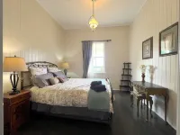 "The Little Tuscan Villa"  - right in the heart of Stanthorpe!