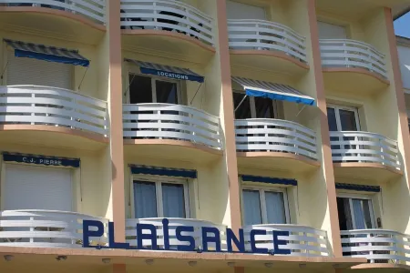 Studio apartment for 2 P - south facing balcony with lake classified  - center