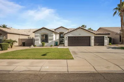 Heated Pool at no Charge, 4 Bedrooms 3 Baths, Gourmet kitchen Hotels near Chandler Gilbert Community College - Pecos Campus