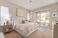 Luxury Tropical Gem in Upscale Arrowhead Lake community. 3 Kings 2 Master Suites Hotels near The Legend at Arrowhead