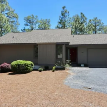 Birdie House located off Pinehurst #6.  Whole house near 39 golf courses.
