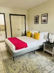 Beautiful suite with separate entrance. Hotels in der Nähe von Keiser University