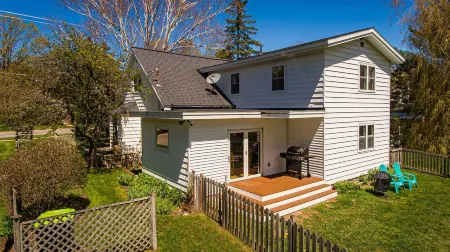 Private Cozy Cottage in Charming Walloon Lake Village - Sleeps 13!