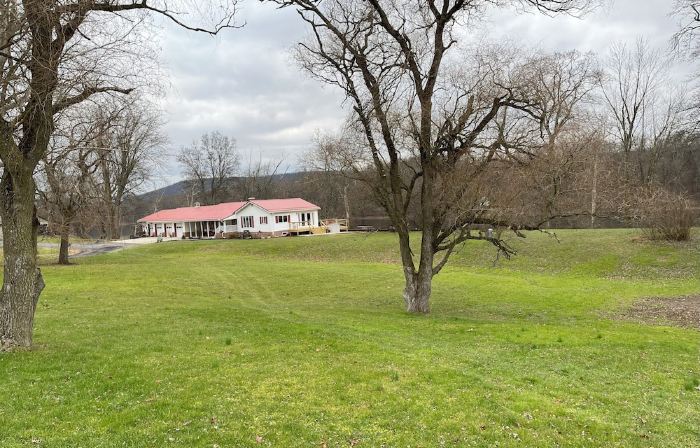 Niman House is a fishermans paradise, river front on the beautiful Juniata River