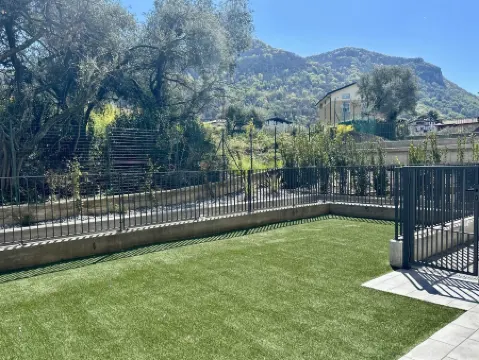 Lake and mountain view house - with private garage