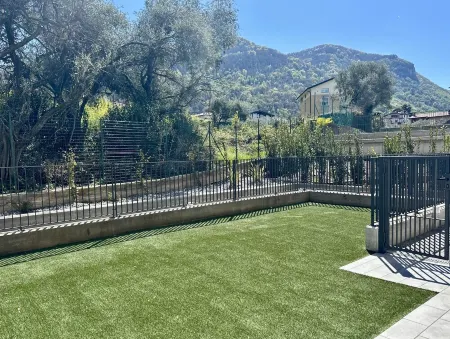 Lake and mountain view house - with private garage