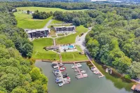 Incredible Sunsets & Boat Slip Included!