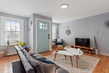 BOHO BUNGALOW - STEPS FROM HISTORIC DOWNTOWN APEX<br>