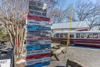 The Westchester - A modern bungalow 9-minute walk to downtown Ball Ground