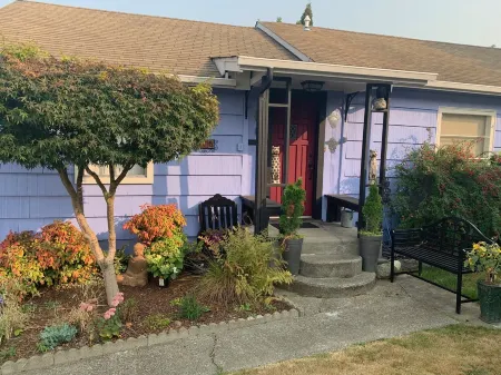 Dotty's Place Downtown Отели в г. Порт Орчард