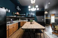 The PanAm Flat - 2bed/2bath next to hospitals & Scott AFB