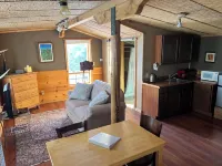 Mountain Getaway Retreat - Cozy & Quiet Loft Apartment
